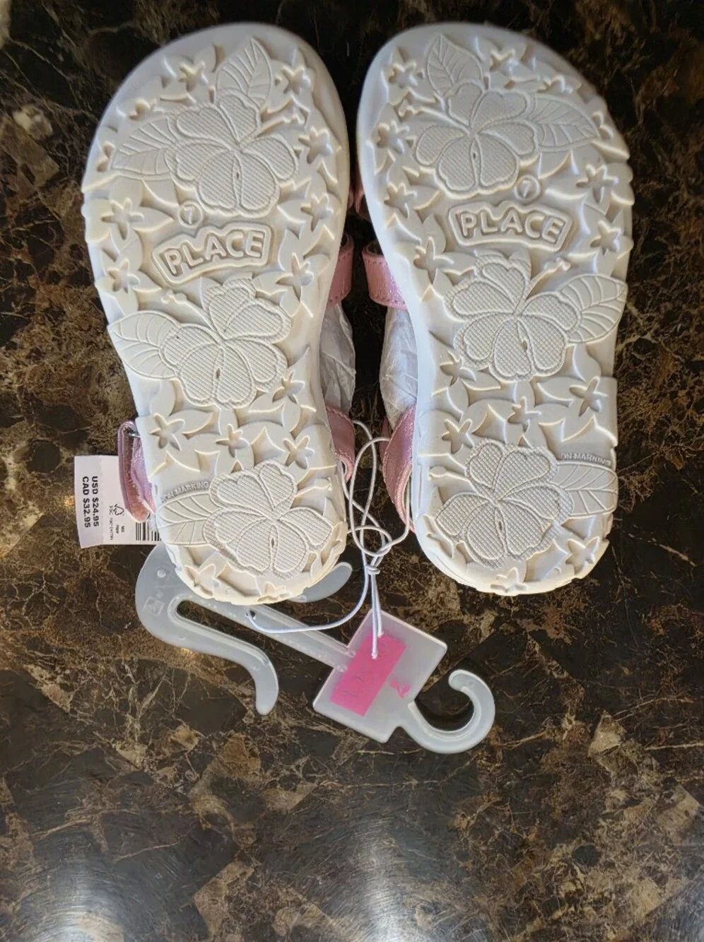 🔥 NWT The Children's Place Shimmery Pink Heart Strap Sandals (Size: 7c)